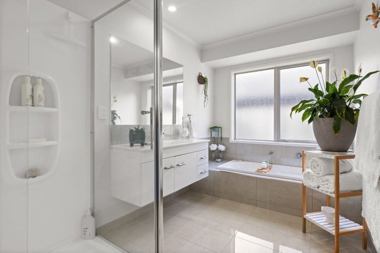 Photo of property in 51 Norfolk Drive, Cambridge, 3434