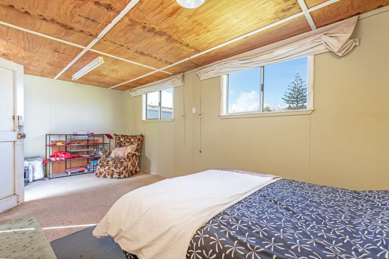 Photo of property in 25 Himatangi Street, Himatangi Beach, Foxton, 4891