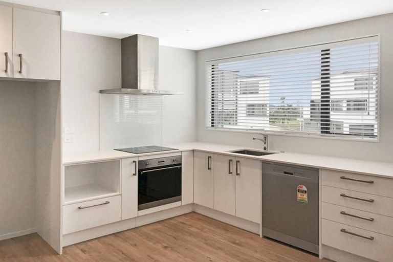 Photo of property in 14 Pottery Crescent, Hobsonville, Auckland, 0618