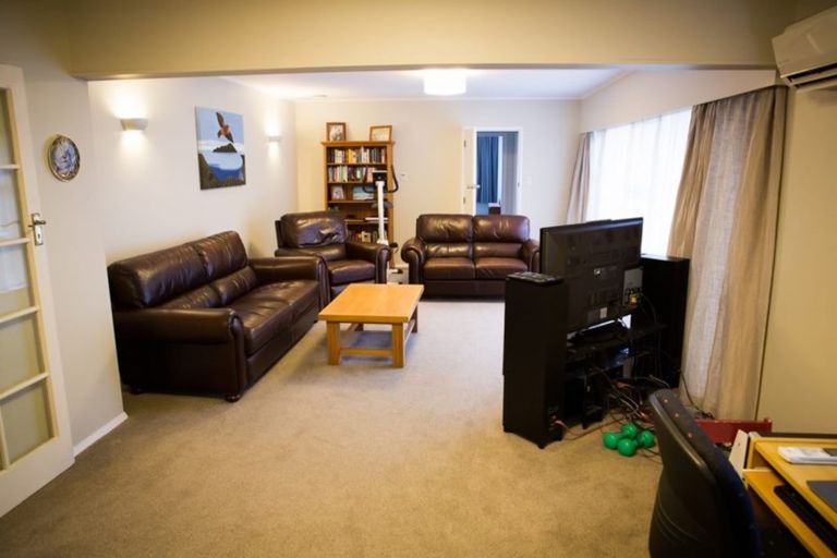 Photo of property in 68 Larsen Crescent, Tawa, Wellington, 5028