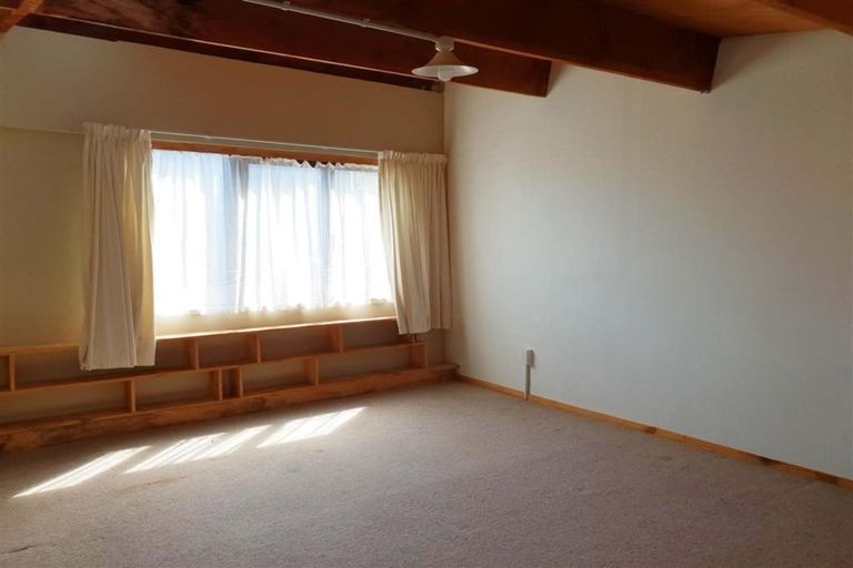 Photo of property in 2/410 The Esplanade, Island Bay, Wellington, 6023