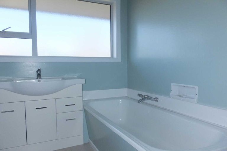 Photo of property in 11 Powell Crescent, Ilam, Christchurch, 8041