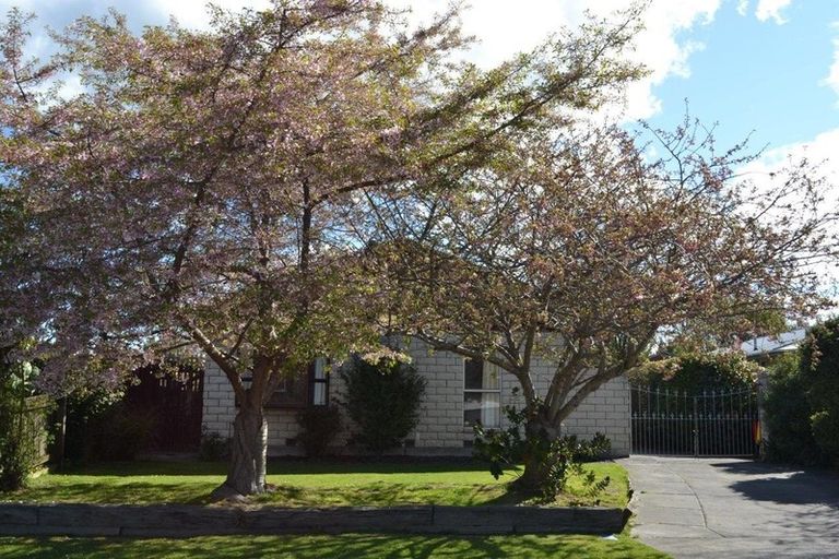 Photo of property in 35 Gibbs Drive, Woodend, 7610