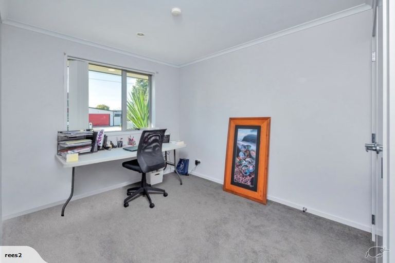 Photo of property in 220 Harbourside Drive, Karaka, Papakura, 2113