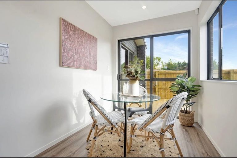 Photo of property in 49a Riverton Drive, Randwick Park, Auckland, 2105