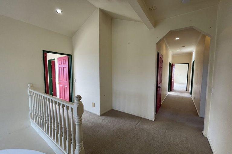 Photo of property in 9 Vinograd Drive, Te Atatu Peninsula, Auckland, 0610