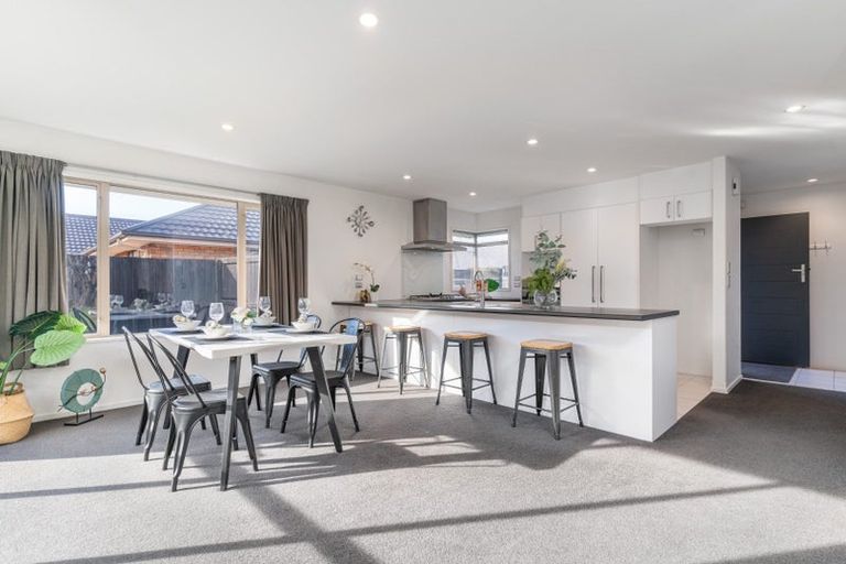 Photo of property in 37 Somerville Crescent, Aidanfield, Christchurch, 8025