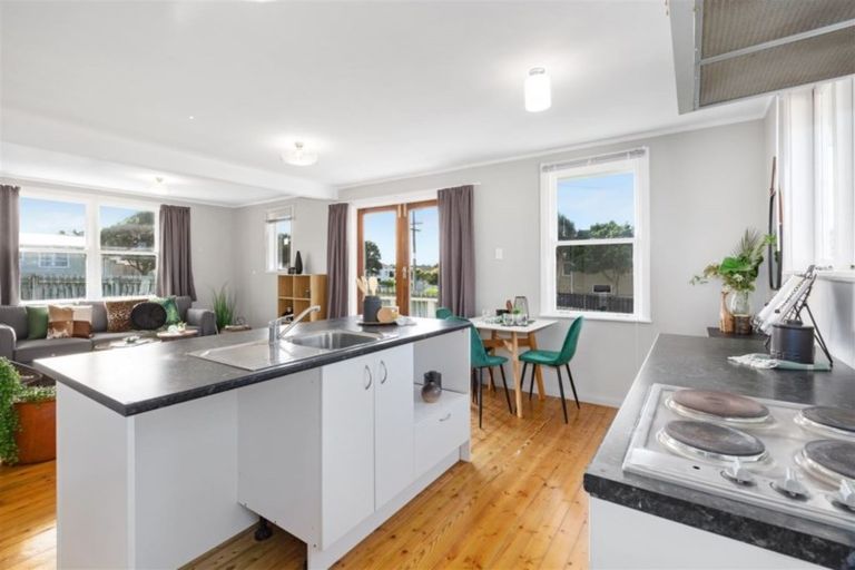 Photo of property in 27 Te Puke Street, Titahi Bay, Porirua, 5022