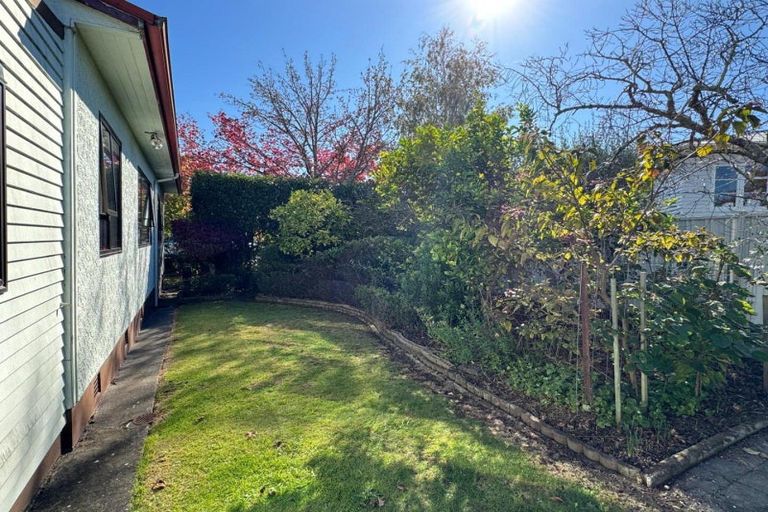 Photo of property in 48 Te Mata Road, Havelock North, 4130