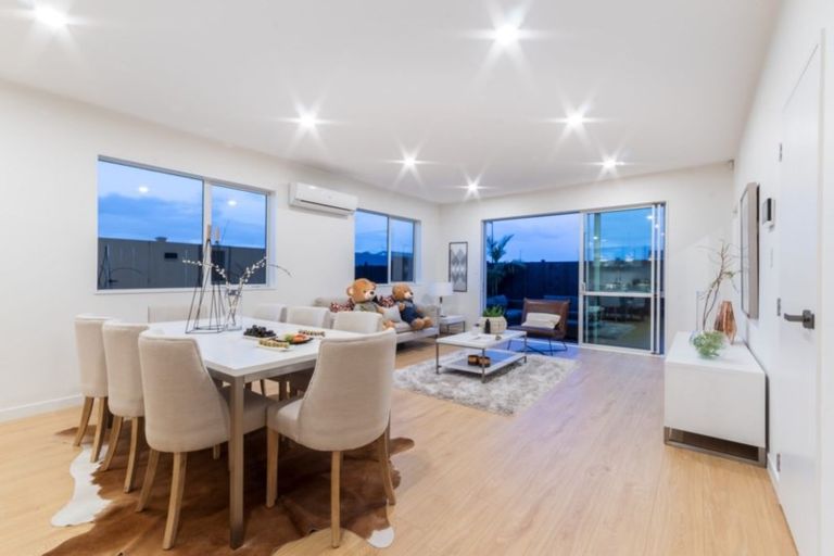 Photo of property in 25 Toanui Road, Hobsonville, Auckland, 0616