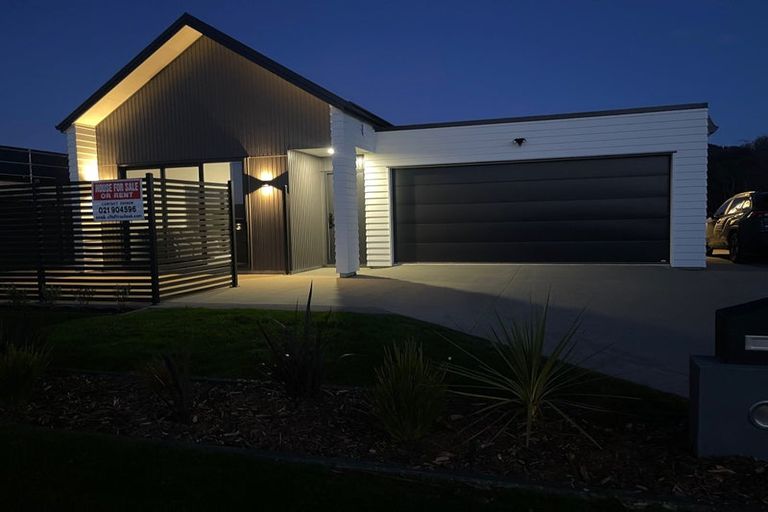 Photo of property in 62 Mataikokako Loop, Kawakawa Bay, 2585