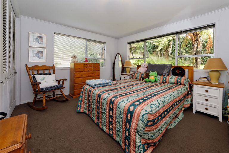 Photo of property in 40 Lemnos Place, Titirangi, Auckland, 0604