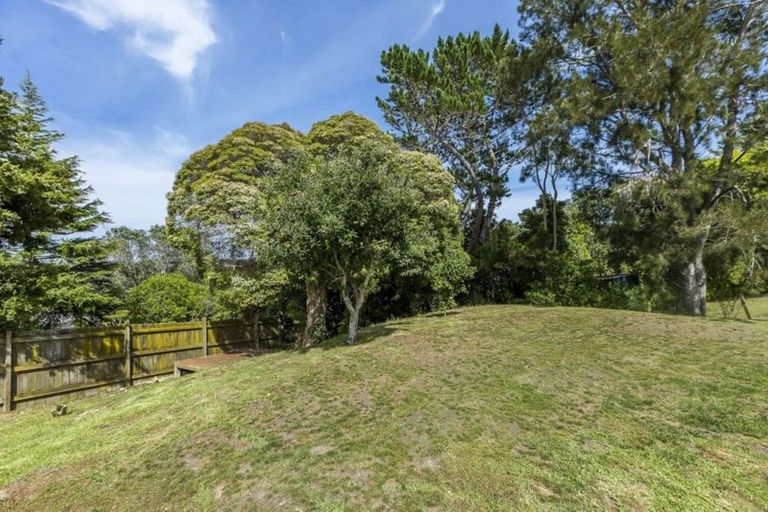 Photo of property in 17a John Road, Stanmore Bay, Whangaparaoa, 0932