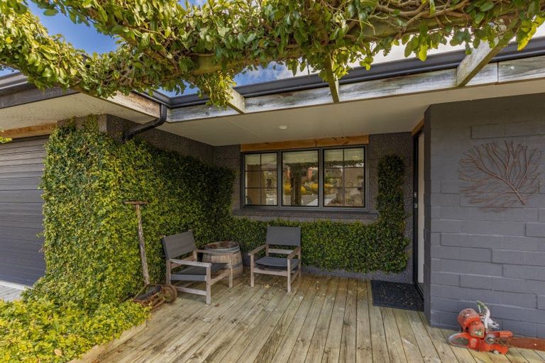 Photo of property in 14 Brooker Place, Waipukurau, 4200