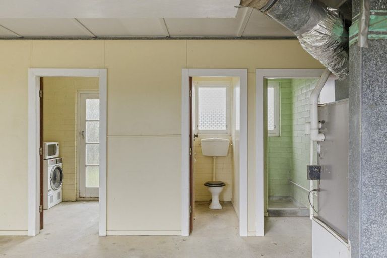 Photo of property in 426 Mangorei Road, Highlands Park, New Plymouth, 4312