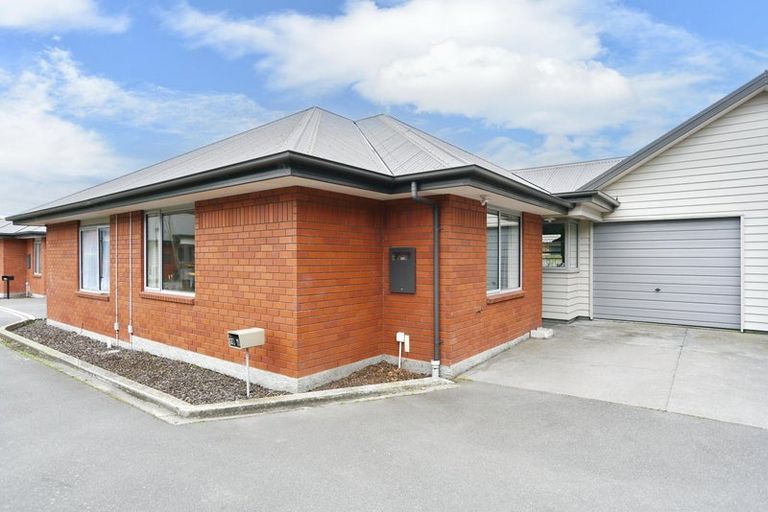 Photo of property in 18d Defoe Place, Waltham, Christchurch, 8023