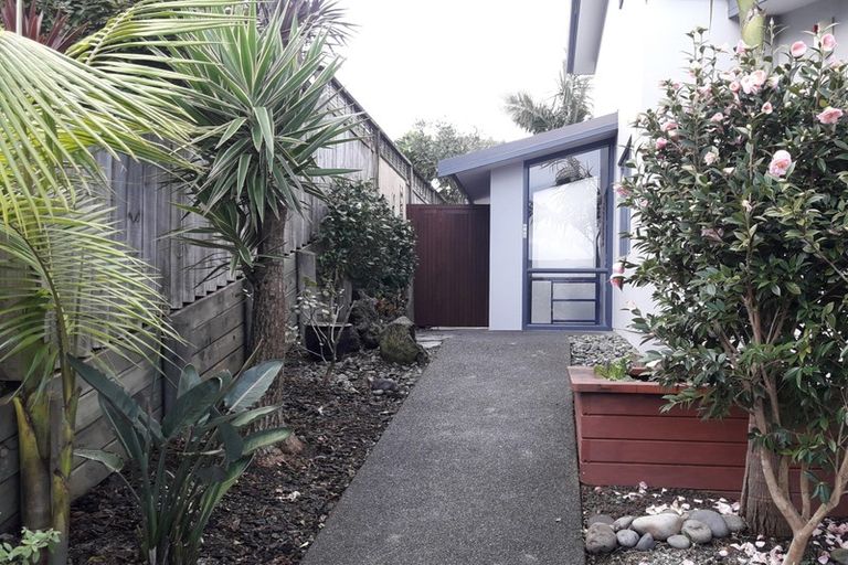 Photo of property in 66d Grand Drive, Orewa, 0931