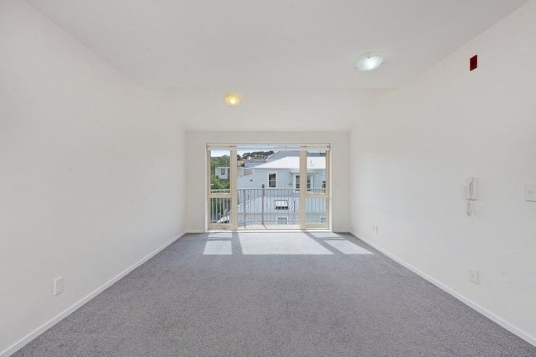 Photo of property in Luxford Villas, 304/72u Herald Street, Berhampore, Wellington, 6023