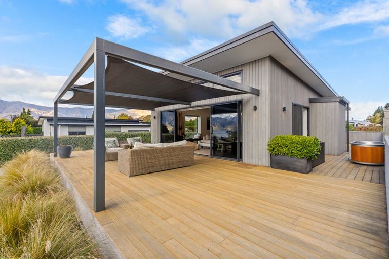 Photo of property in 12 Flora Dora Parade, Lake Hawea, Wanaka, 9382
