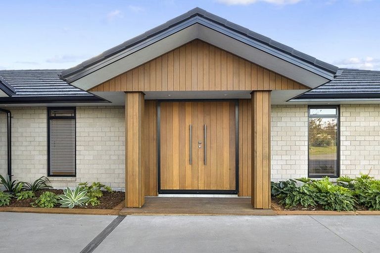 Photo of property in 132 Henwood Road, Paraite, New Plymouth, 4372