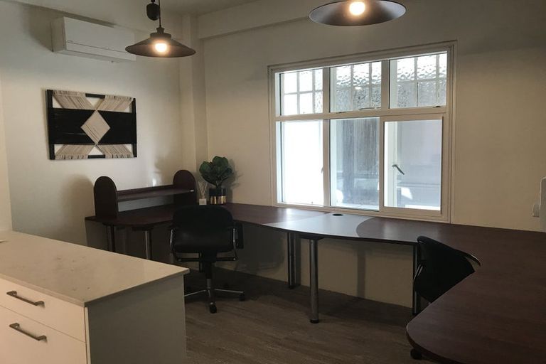 Photo of property in 154u1 Oriental Parade, Oriental Bay, Wellington, 6011