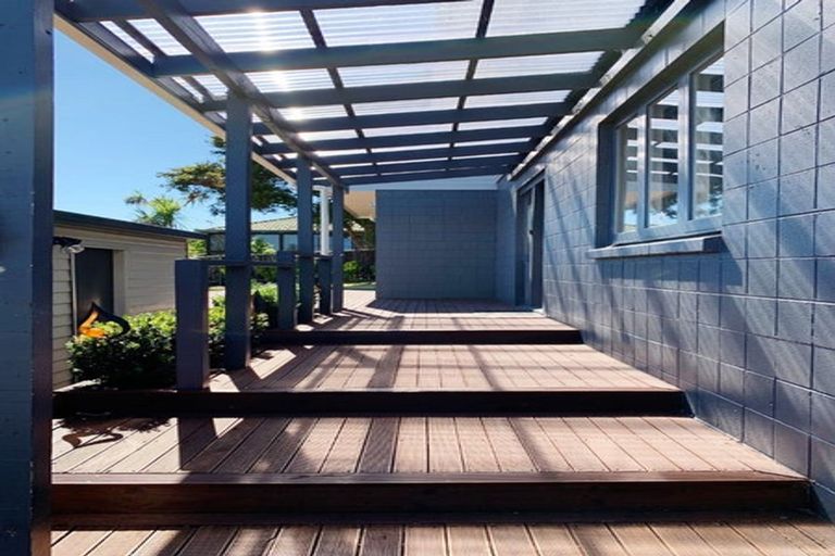 Photo of property in 1/21 Watea Road, Torbay, Auckland, 0630