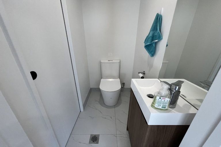 Photo of property in 5/38 Manuka Road, Glenfield, Auckland, 0629