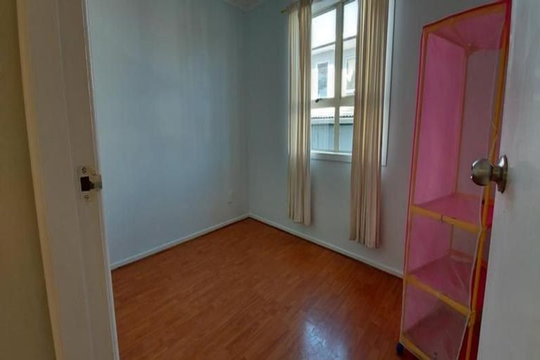 Photo of property in 68 Harrington Road, Henderson, Auckland, 0610