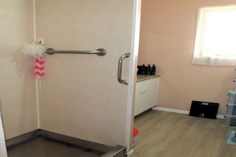 Photo of property in 76 Cook Street, Foxton, 4814