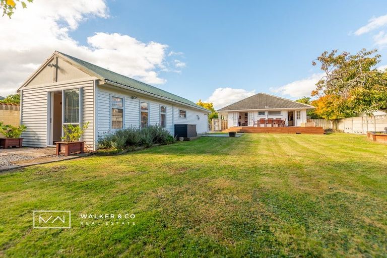 Photo of property in 51 Brentwood Street, Trentham, Upper Hutt, 5018