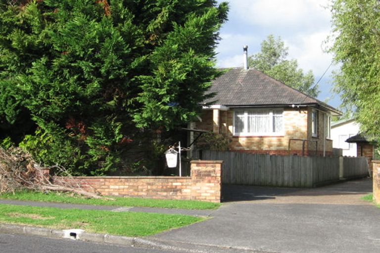 Photo of property in 2c Matipo Road, Te Atatu Peninsula, Auckland, 0610