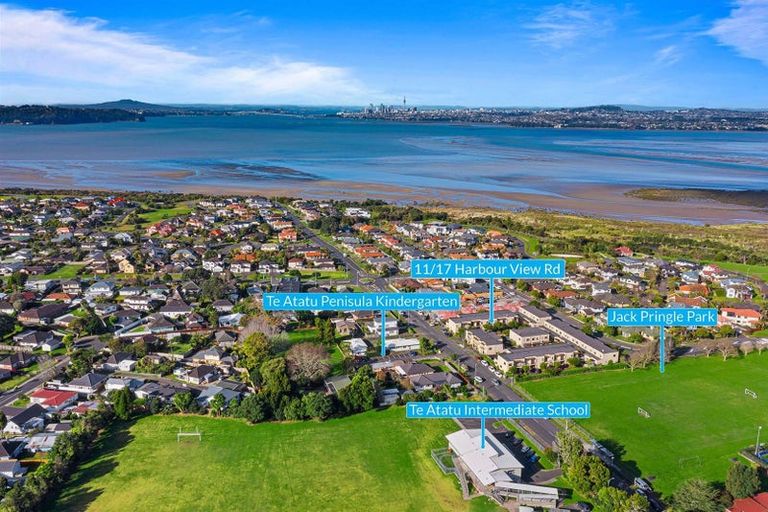 Photo of property in 11/17 Harbour View Road, Te Atatu Peninsula, Auckland, 0610