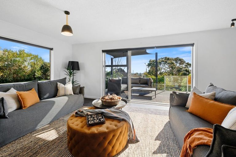 Photo of property in 9 Cabot Place, Frankleigh Park, New Plymouth, 4310