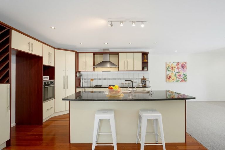 Photo of property in 24 Sapperton Drive, Henderson, Auckland, 0612