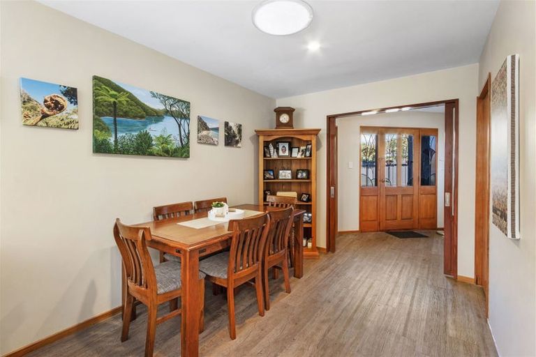 Photo of property in 12 Greystoke Lane, Avonhead, Christchurch, 8042