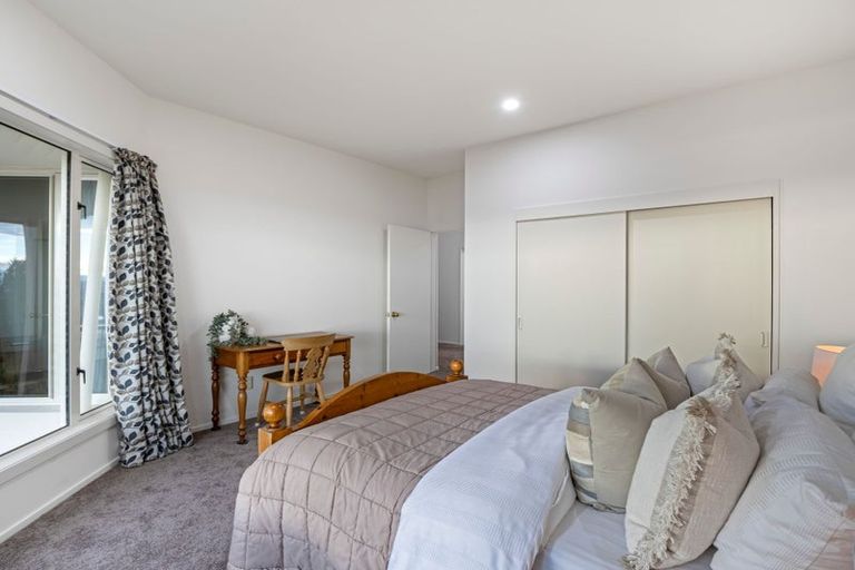 Photo of property in 126 Cannon Hill Crescent, Mount Pleasant, Christchurch, 8081