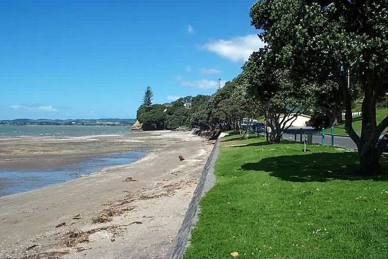 Photo of property in 6b Jern Place, Eastern Beach, Auckland, 2012