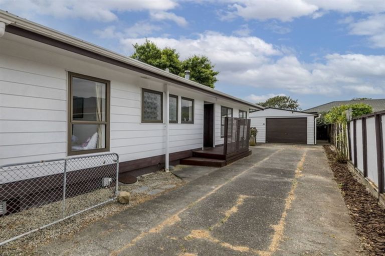 Photo of property in 18a Kanawa Street, Waikanae, 5036