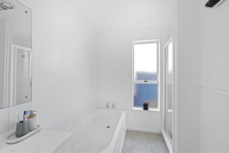 Photo of property in 22 Mckellar Place, Hornby, Christchurch, 8042