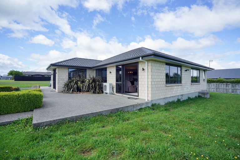 Photo of property in 28 Majestic Chance, Seaward Bush, Invercargill, 9812