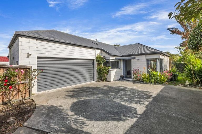 Photo of property in 2/37 Hounslow Street, Ilam, Christchurch, 8041