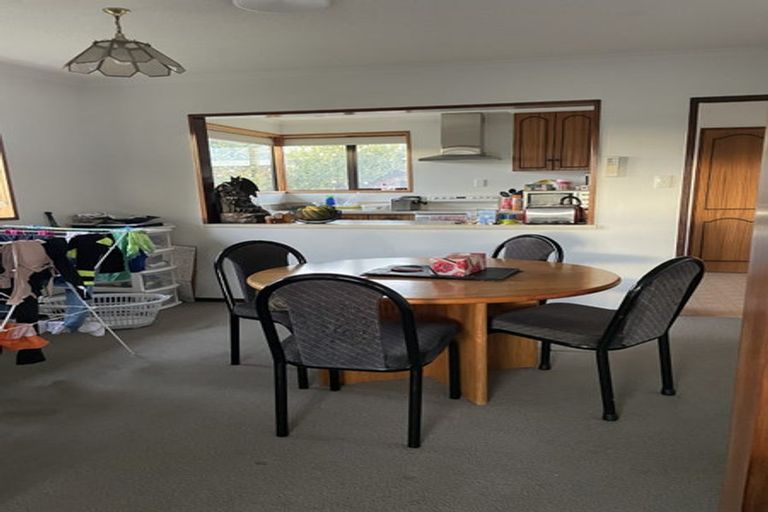 Photo of property in 1/2 Sunbeam Place, Halswell, Christchurch, 8025