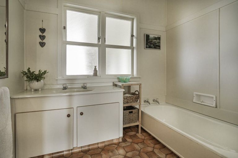 Photo of property in 184 Kennedy Road, Marewa, Napier, 4110