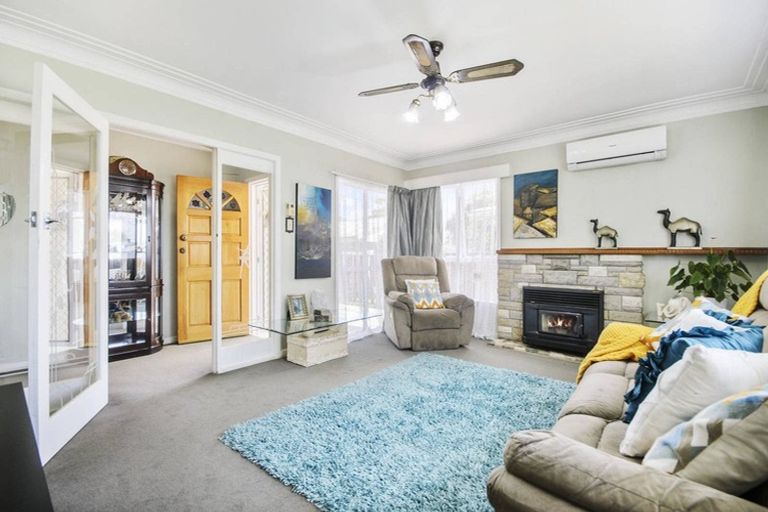 Photo of property in 20 Peachgrove Road, Te Atatu Peninsula, Auckland, 0610