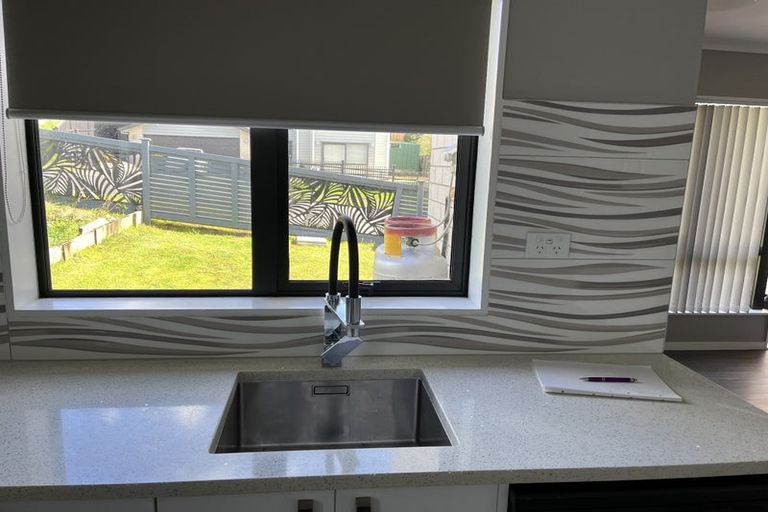 Photo of property in 5 Korihi Drive, Swanson, Auckland, 0614
