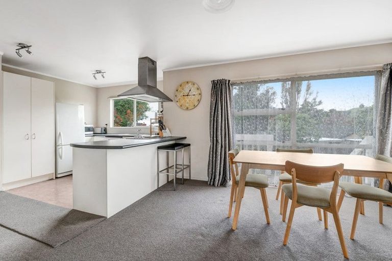 Photo of property in 34 Cabeleigh Drive, Helensville, 0800