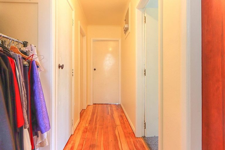 Photo of property in 11 Goldsmith Crescent, Levin, 5510