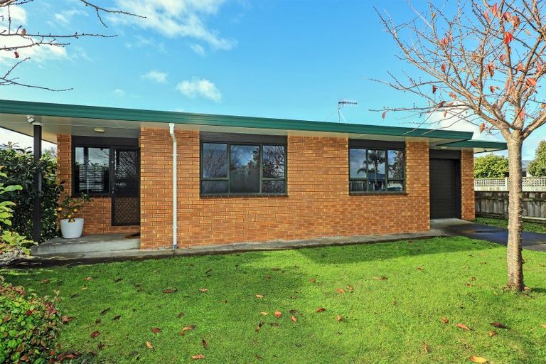 Photo of property in 1/24 King Street, Taradale, Napier, 4112