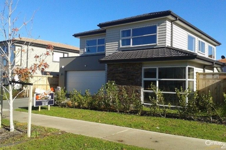 Photo of property in 5 Lorenzo Way, Flat Bush, Auckland, 2016