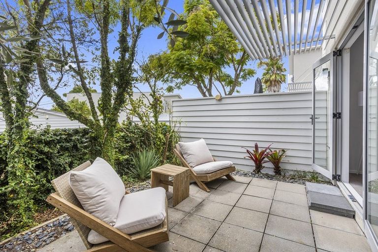 Photo of property in 20/40 Scarlet Oak Drive, Schnapper Rock, Auckland, 0632
